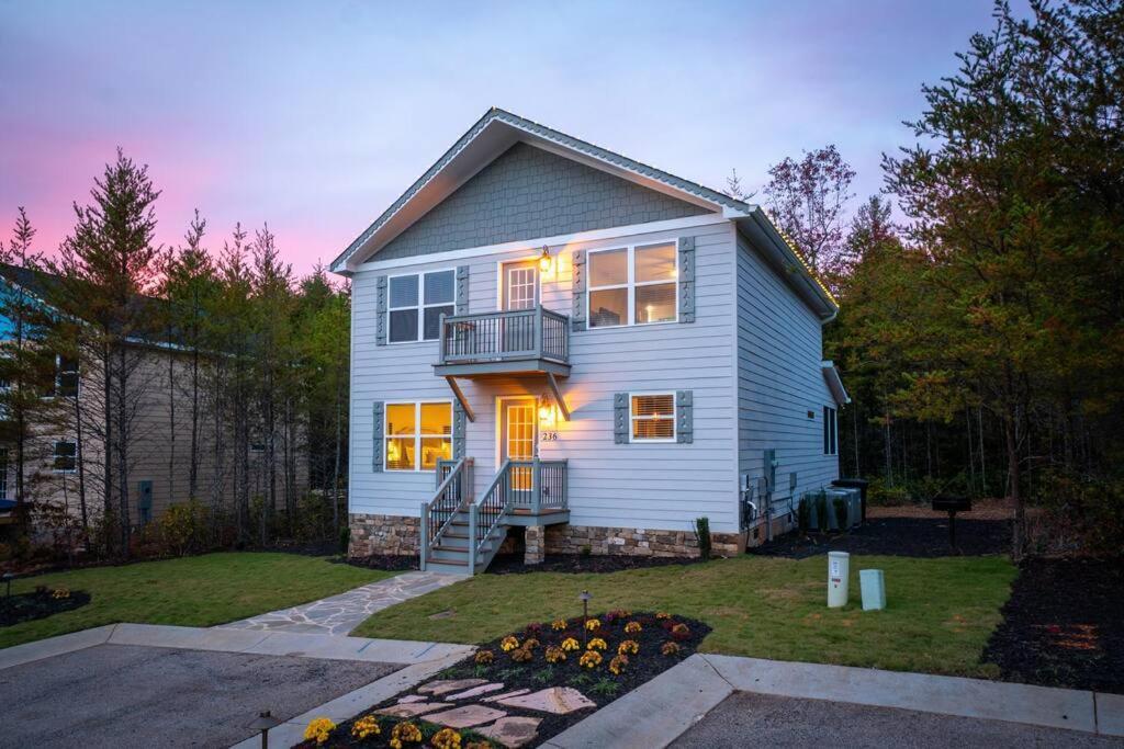 Par-Tee Haus I- Game Room & Hot Tub-Walk To Helen Exterior foto