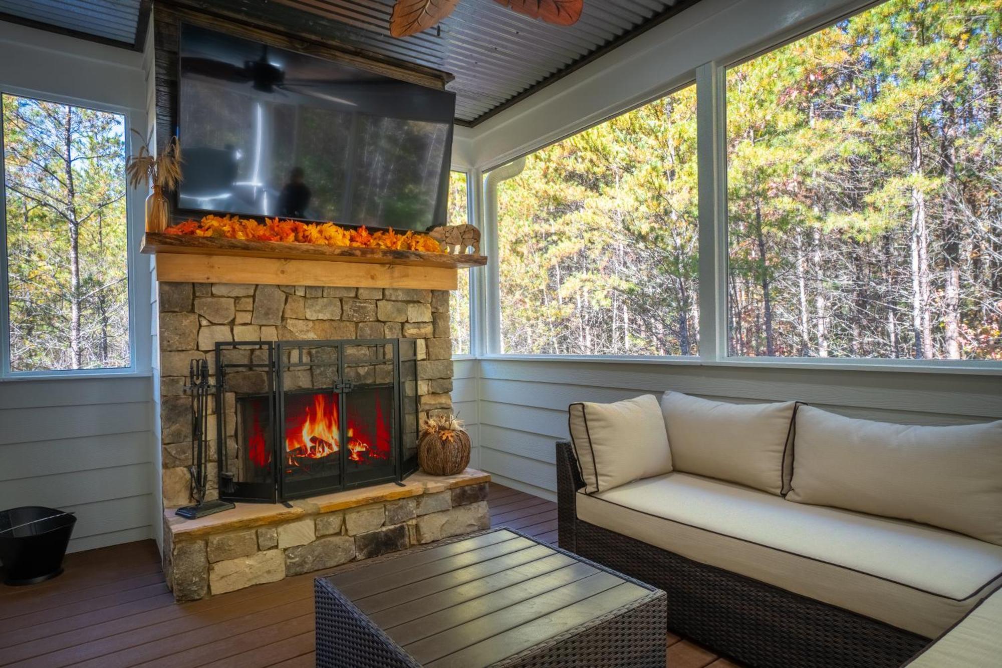 Par-Tee Haus I- Game Room & Hot Tub-Walk To Helen Exterior foto