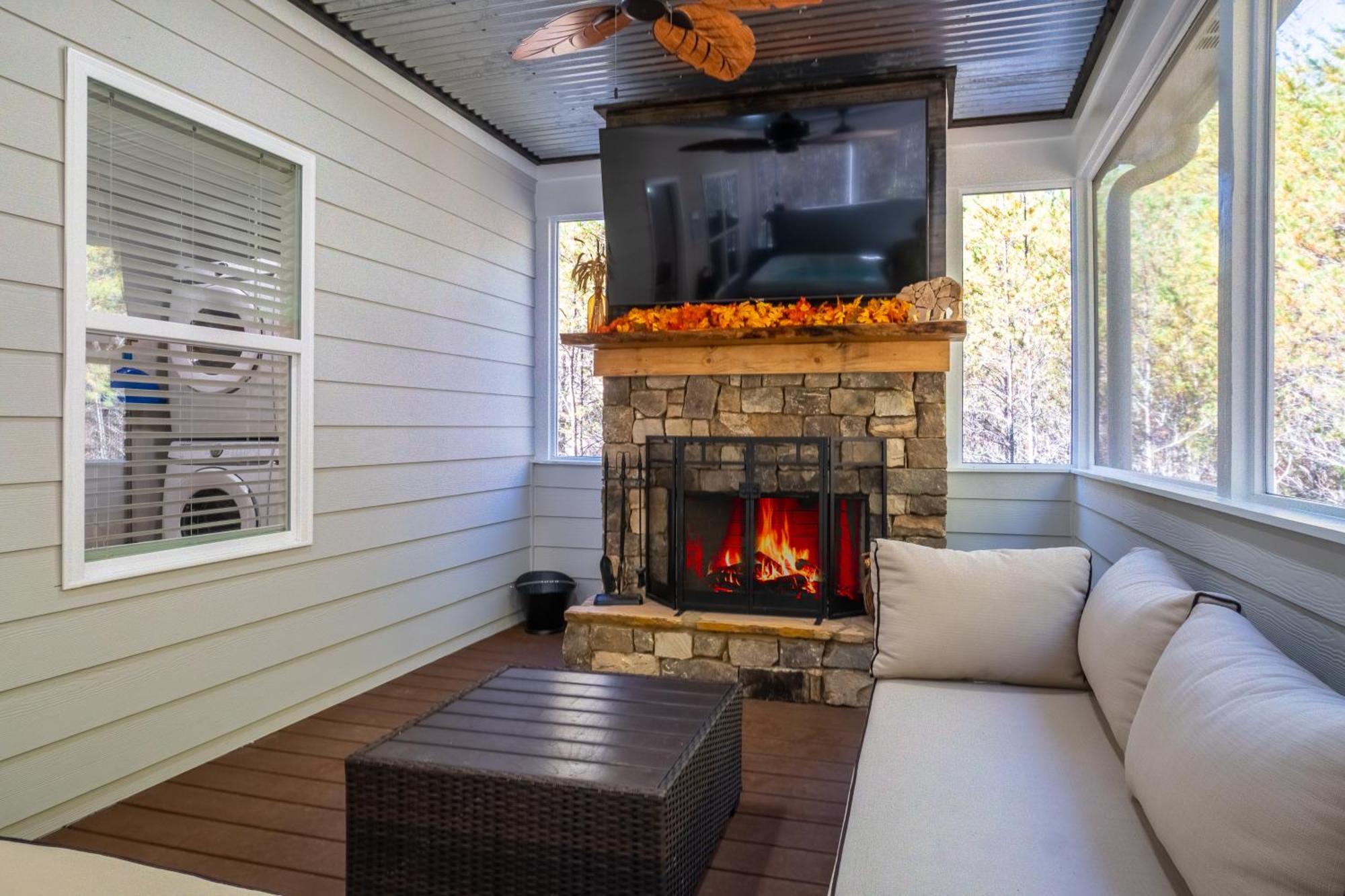 Par-Tee Haus I- Game Room & Hot Tub-Walk To Helen Exterior foto